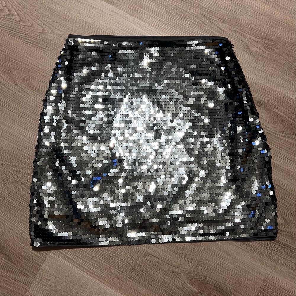 FREE PRESS Sequence Silver Fancy Dressy Mini Skirt Size Medium
